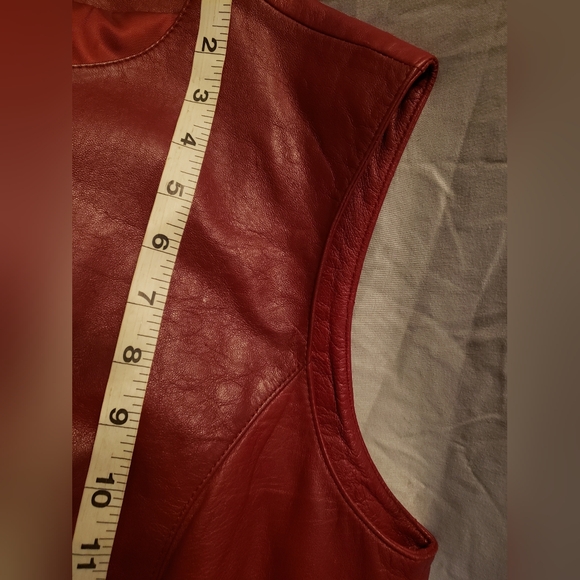 Exquisite Vtg. Caslon Blood Red Lambskin Zippered Vest 100% Polyester Lined. Lg. - Picture 14 of 16